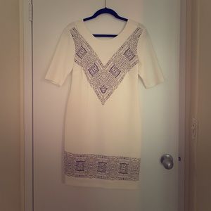 Beautiful white 3/4 sleeve dress